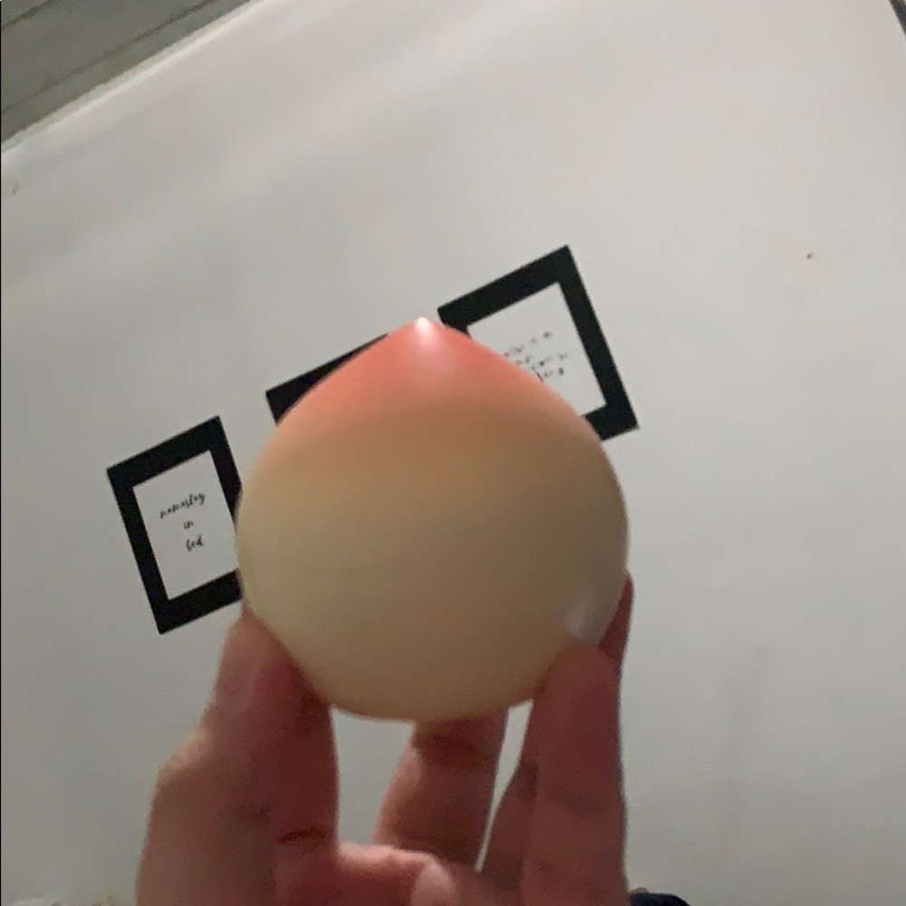 🌴 Tony Moly Peach Hand Cream